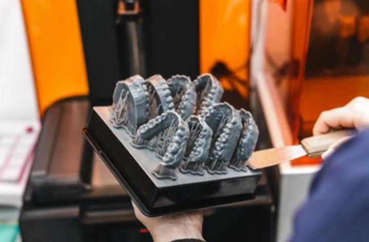 Implant dentaire céramique Castelnau-le-Lez